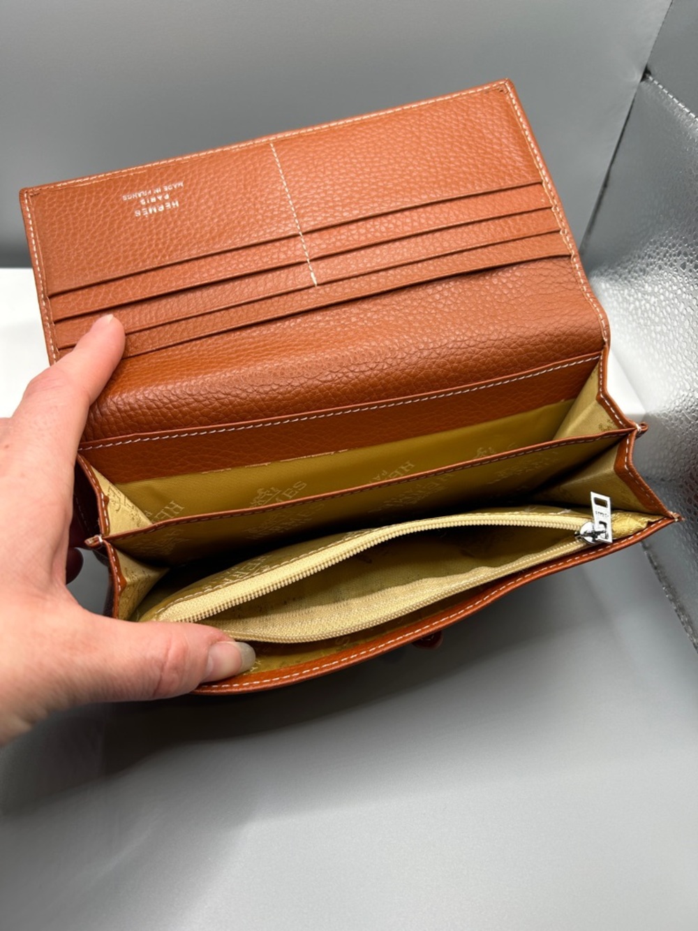 Hermes Wallet - Picture 8 of 13